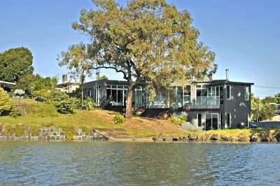 Tamaki River Private Home Renovation | Residential Architecture | Logan Architects