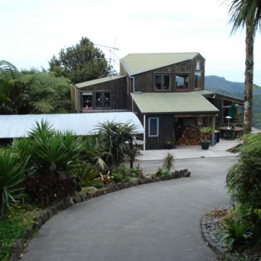 Leonards' Driveway Shot | Residential | Logan Architects