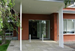 Entrance to Youthline Papatoetoe | Community | Logan Architects